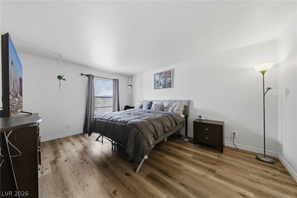 2451 Rainbow, Las Vegas, NV 89108