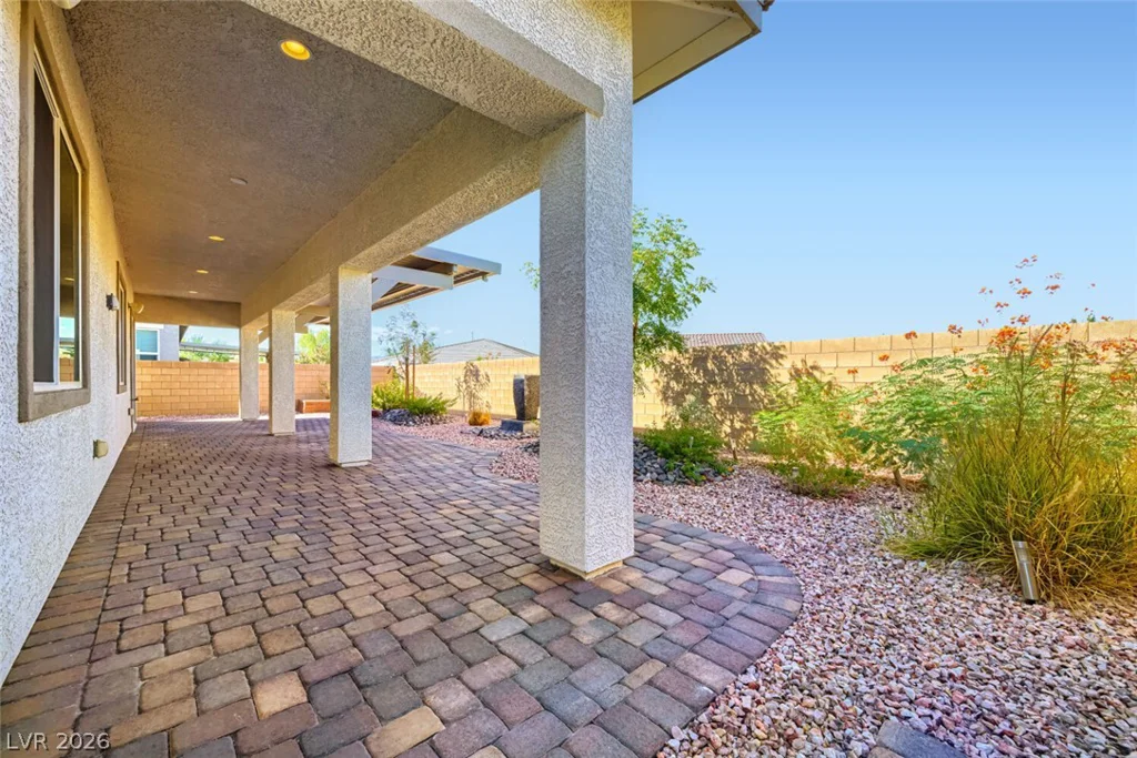 617 Comodo, Henderson, NV 89011