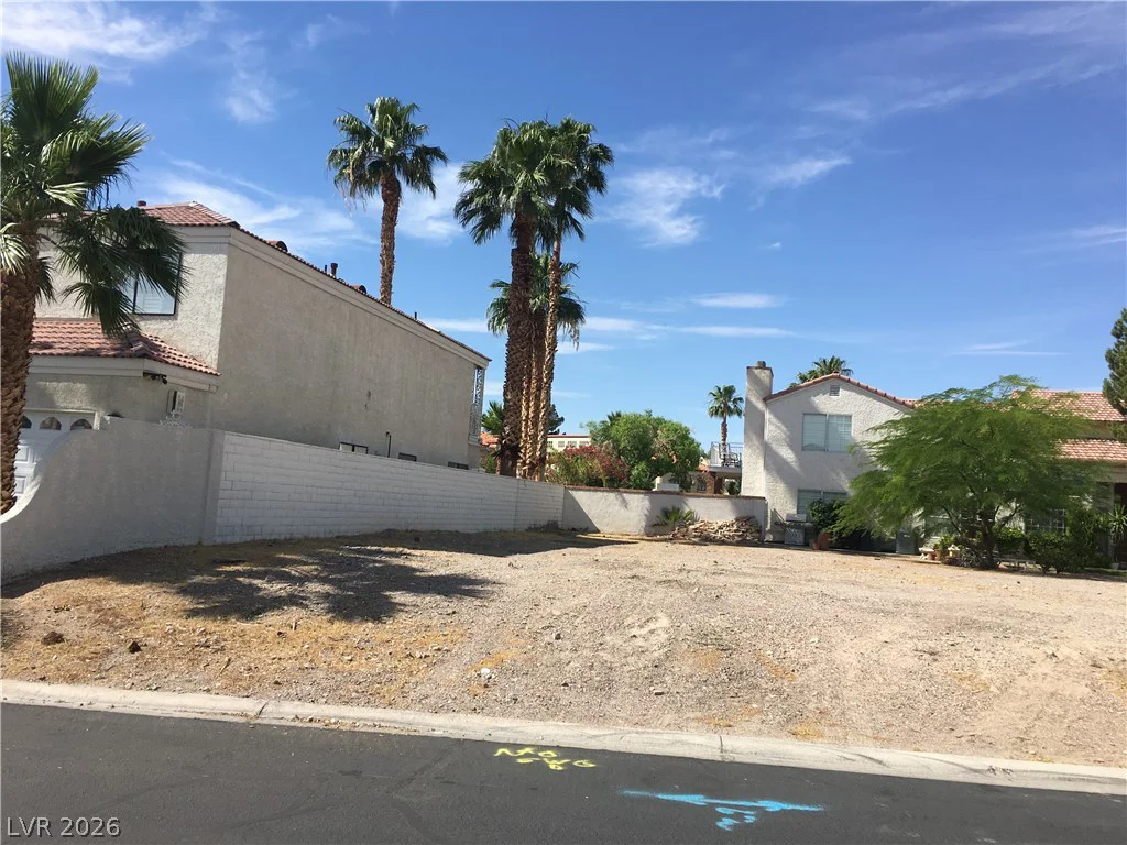 2822 QUEENS COURTYARD, Las Vegas, NV 89109