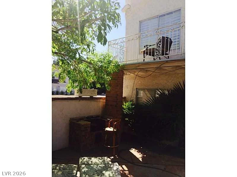 2822 QUEENS COURTYARD, Las Vegas, NV 89109