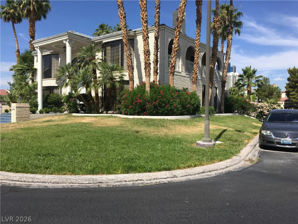 2822 QUEENS COURTYARD, Las Vegas, NV 89109