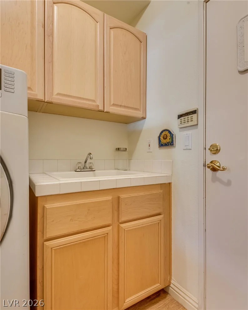 1924 Summer Pine, Las Vegas, NV 89134