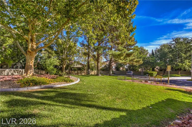 1924 Summer Pine, Las Vegas, NV 89134