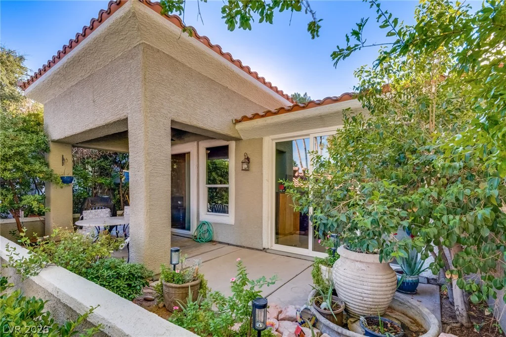 1924 Summer Pine, Las Vegas, NV 89134