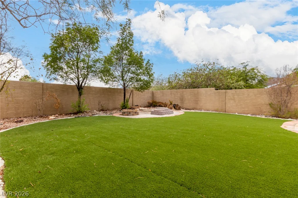 10917 Fog Hollow, Las Vegas, NV 89135