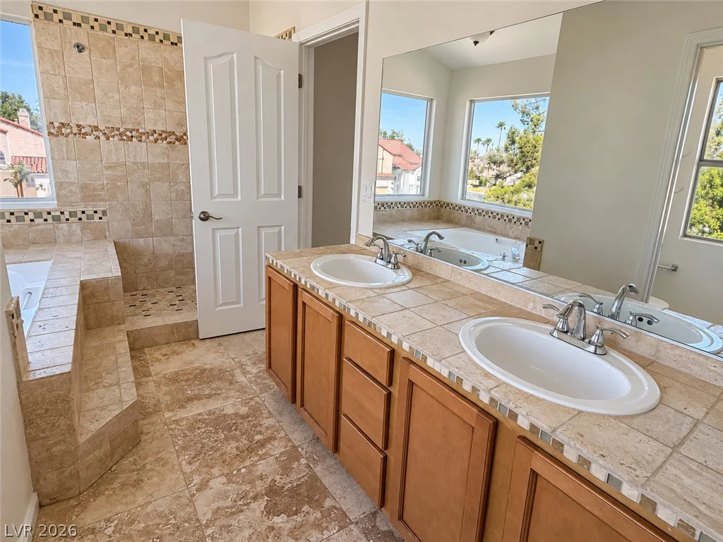 43 Bayridge, Henderson, NV 89074