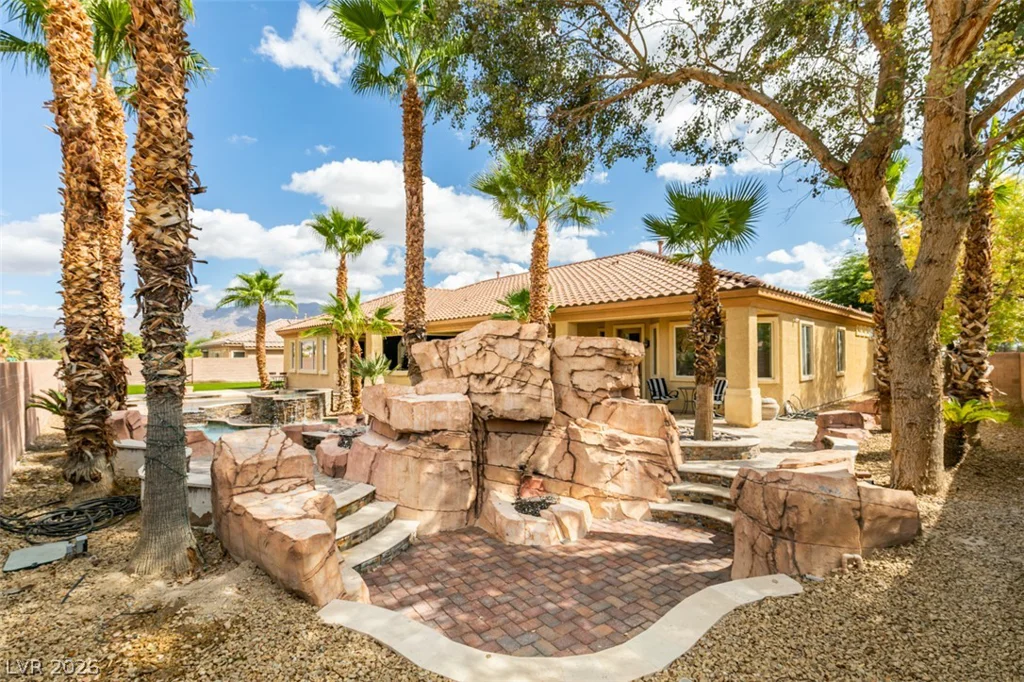 7561 Prancing Pony, Las Vegas, NV 89131