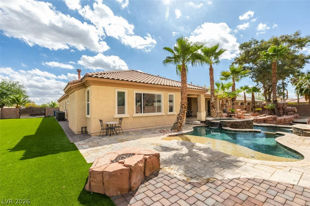 7561 Prancing Pony, Las Vegas, NV 89131