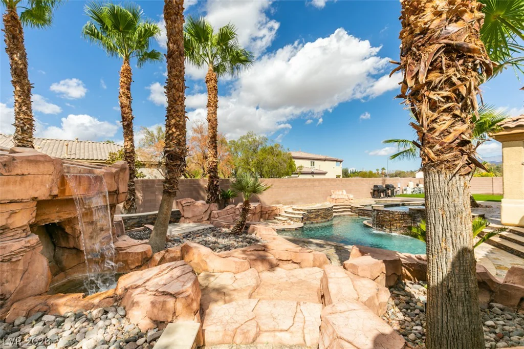 7561 Prancing Pony, Las Vegas, NV 89131