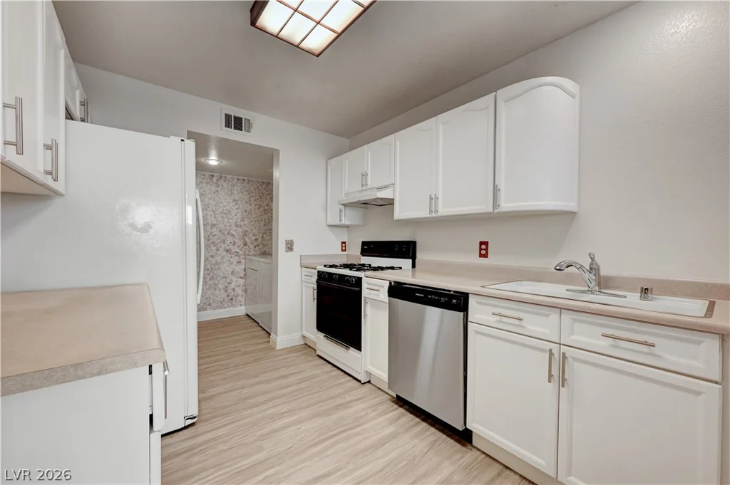8464 Vast Horizon, Las Vegas, NV 89129
