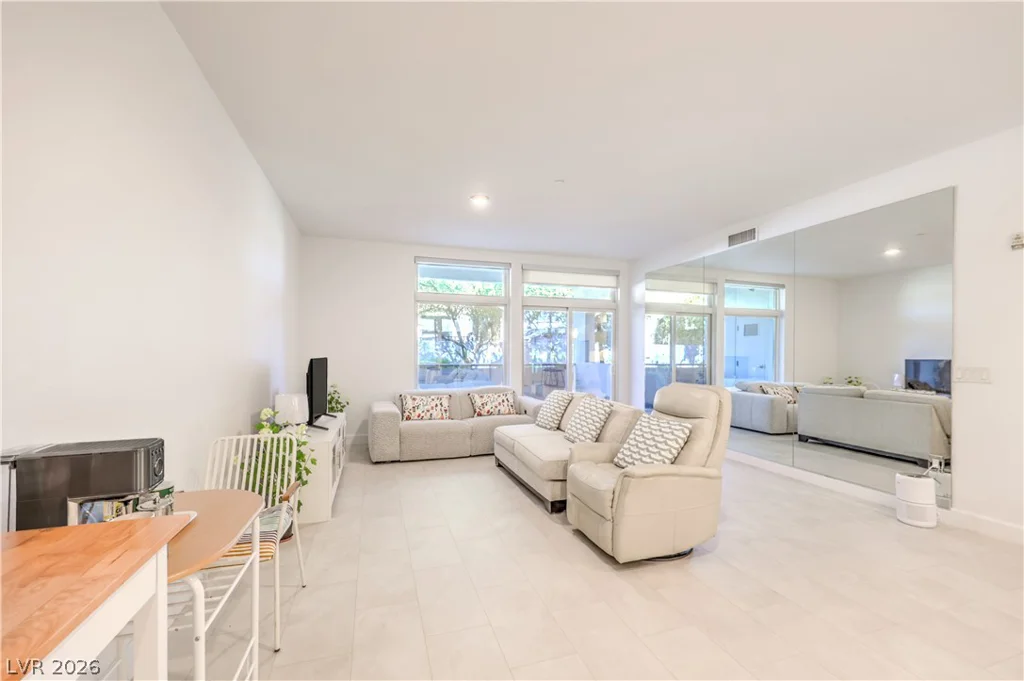 8925 Flamingo, Las Vegas, NV 89147