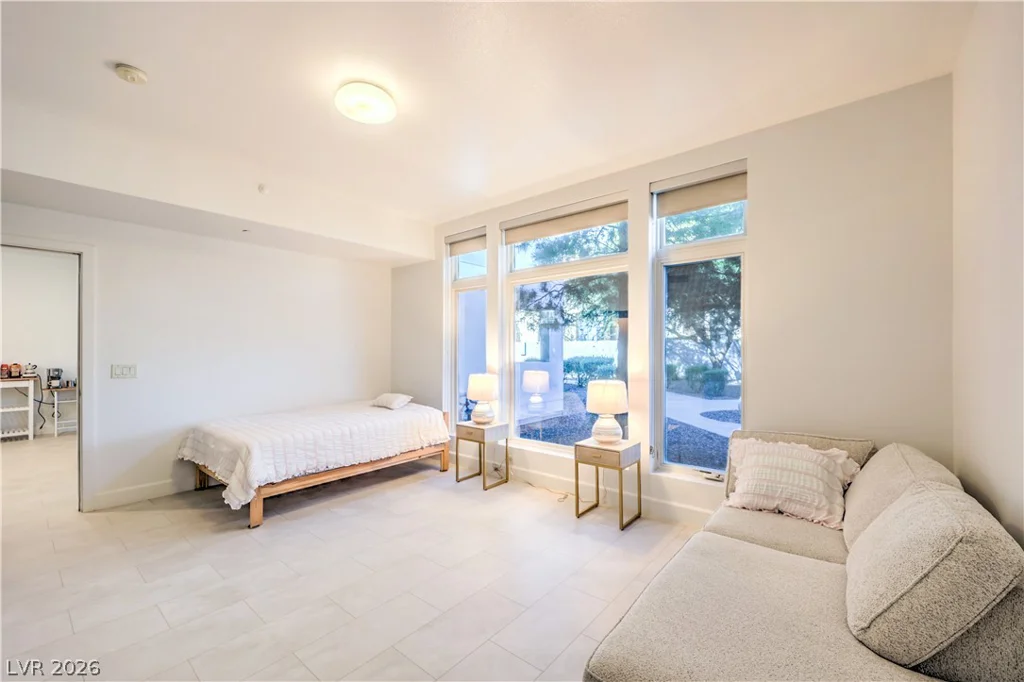 8925 Flamingo, Las Vegas, NV 89147