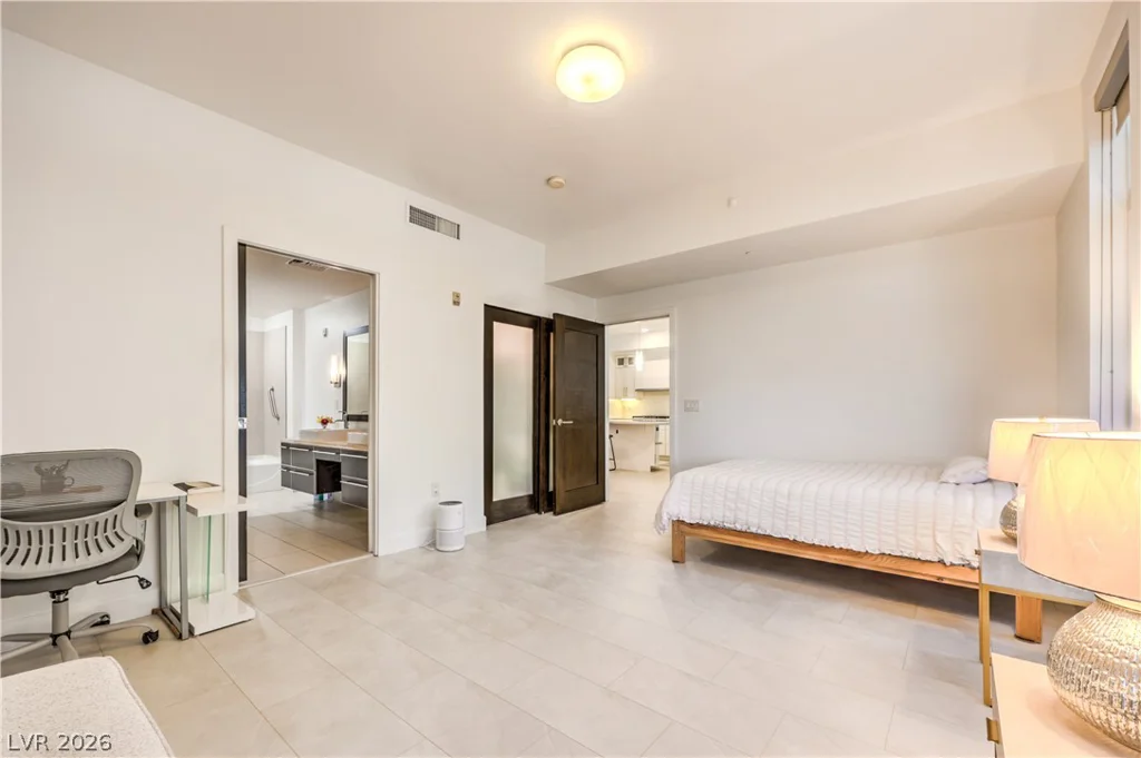 8925 Flamingo, Las Vegas, NV 89147