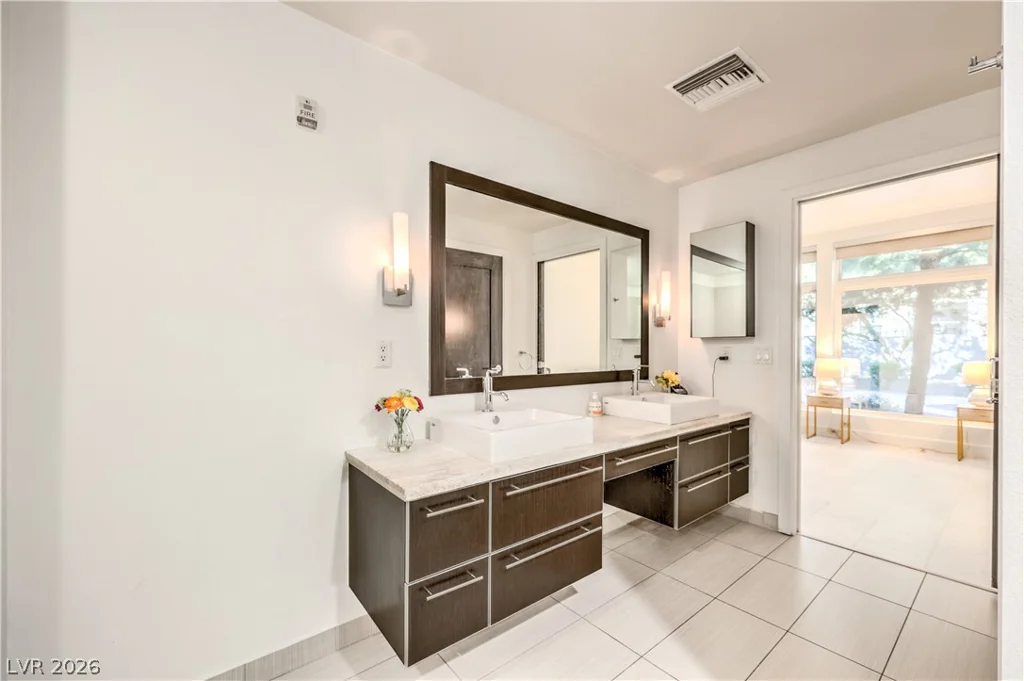 8925 Flamingo, Las Vegas, NV 89147