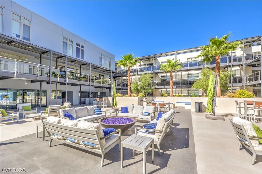 8925 Flamingo, Las Vegas, NV 89147