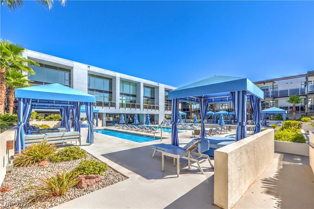8925 Flamingo, Las Vegas, NV 89147