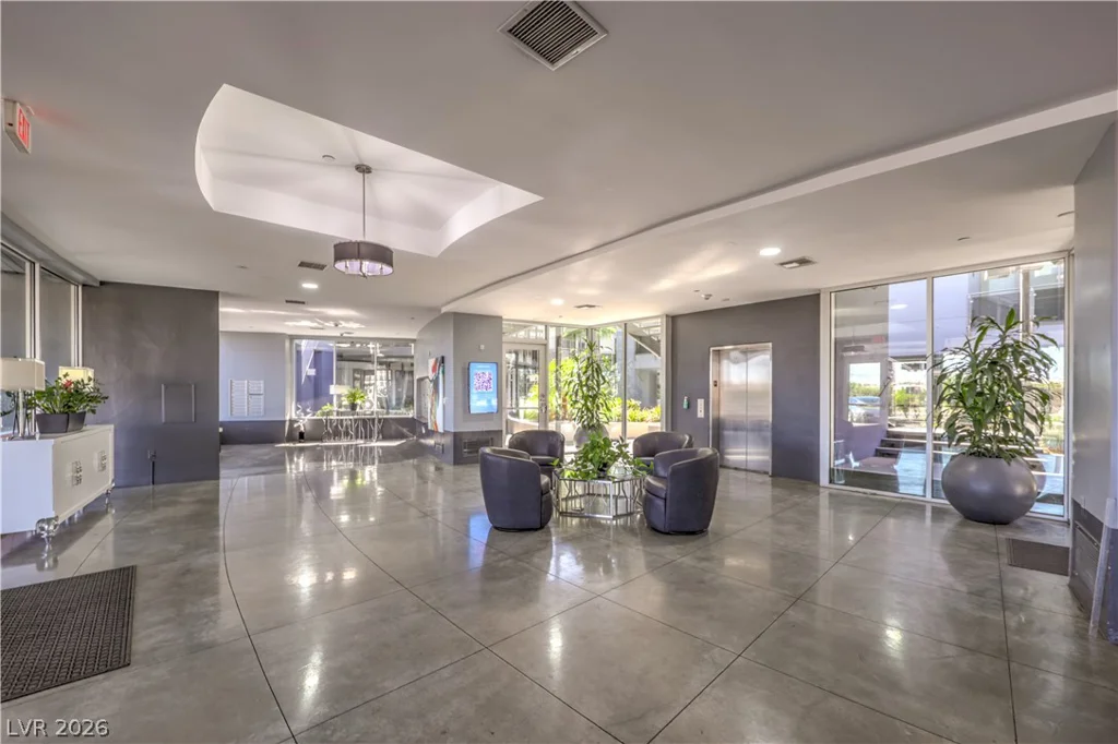8925 Flamingo, Las Vegas, NV 89147