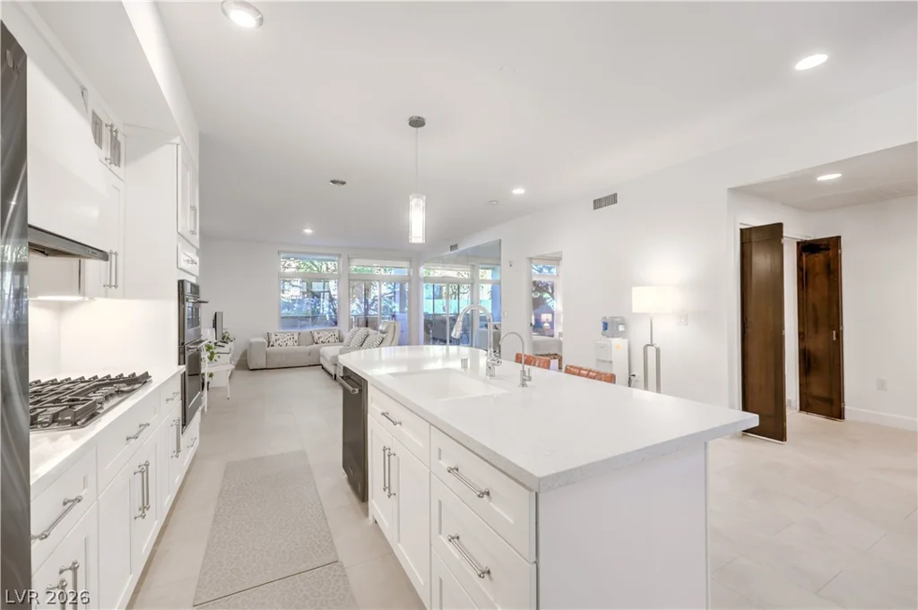 8925 Flamingo, Las Vegas, NV 89147