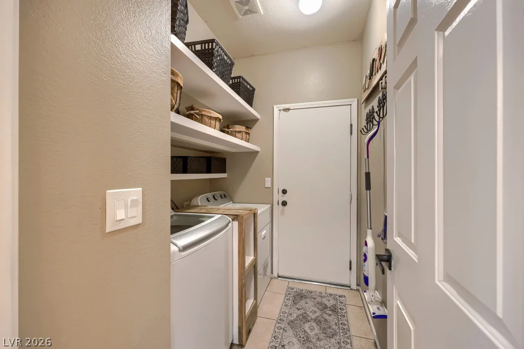 9739 Tumble Lake, Las Vegas, NV 89147