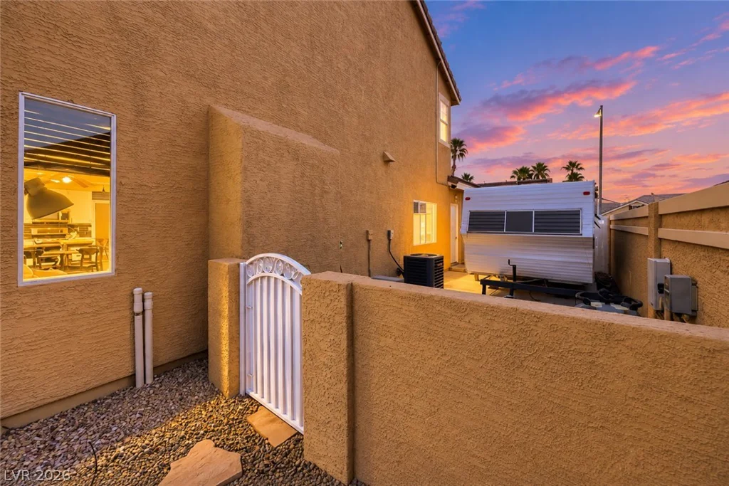 9739 Tumble Lake, Las Vegas, NV 89147