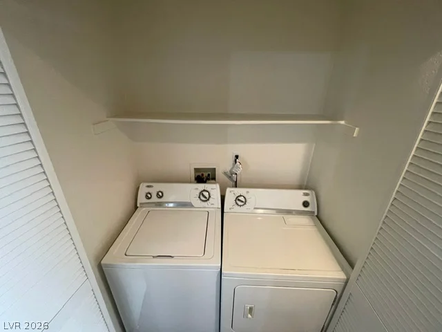5034 Rainbow, Las Vegas, NV 89118