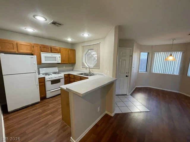 5034 Rainbow, Las Vegas, NV 89118