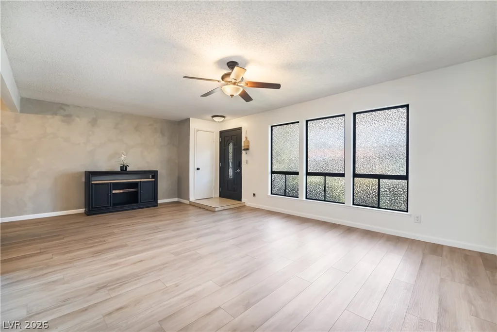 3823 Columbus, Las Vegas, NV 89121
