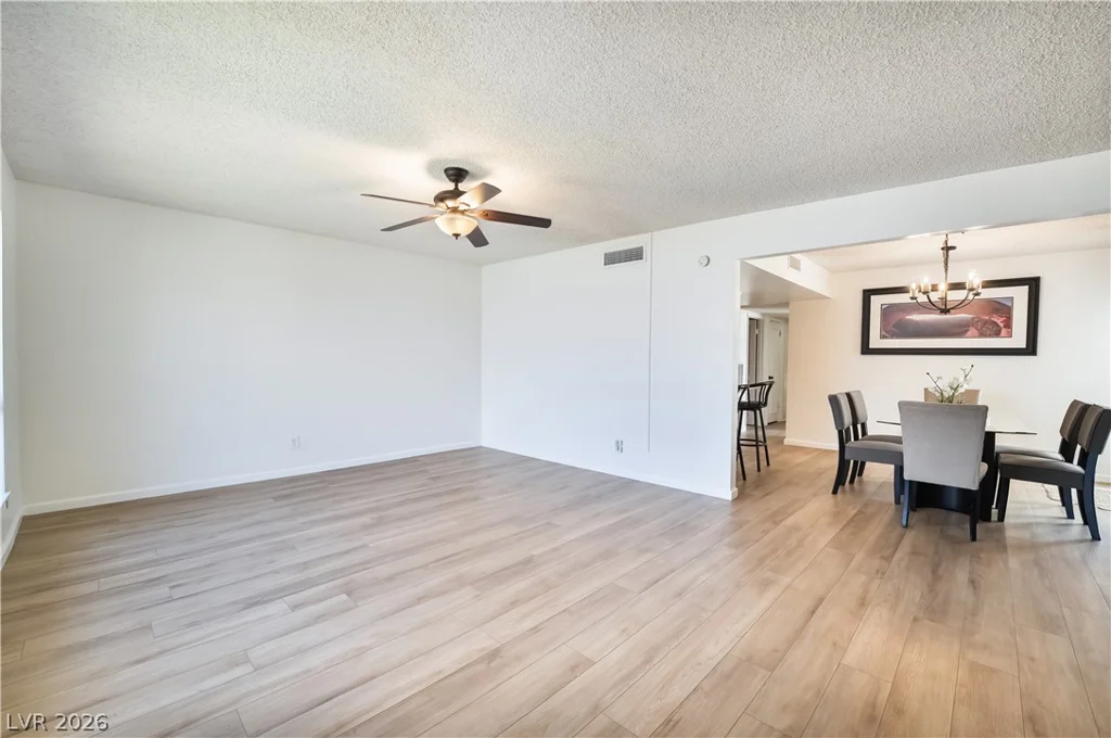3823 Columbus, Las Vegas, NV 89121