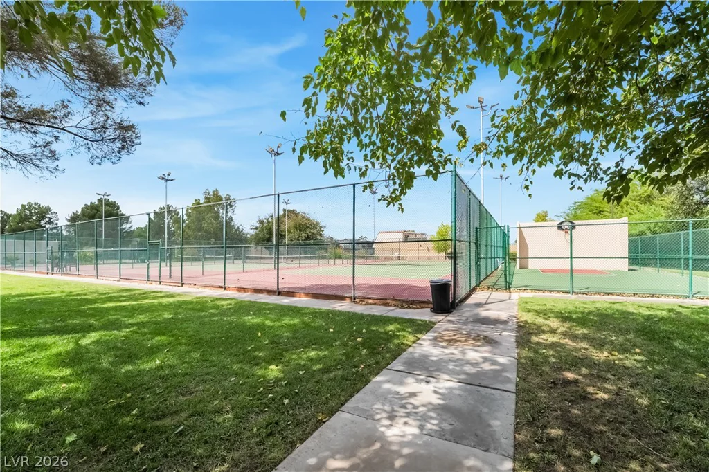 3823 Columbus, Las Vegas, NV 89121