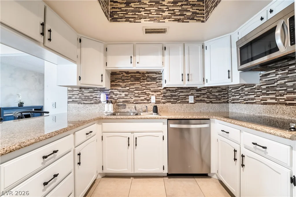 3823 Columbus, Las Vegas, NV 89121