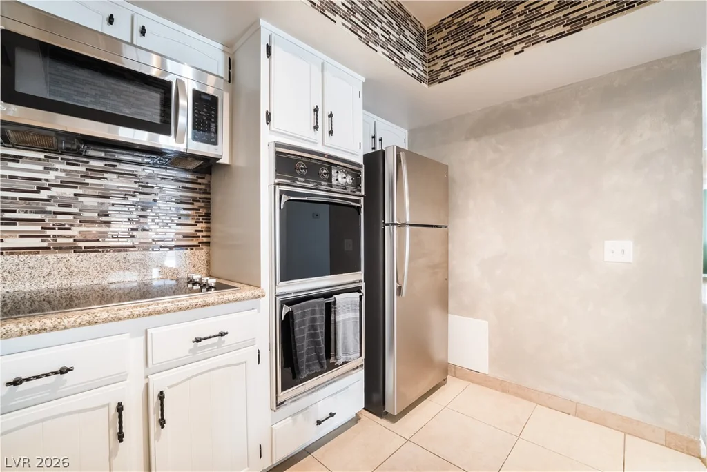 3823 Columbus, Las Vegas, NV 89121
