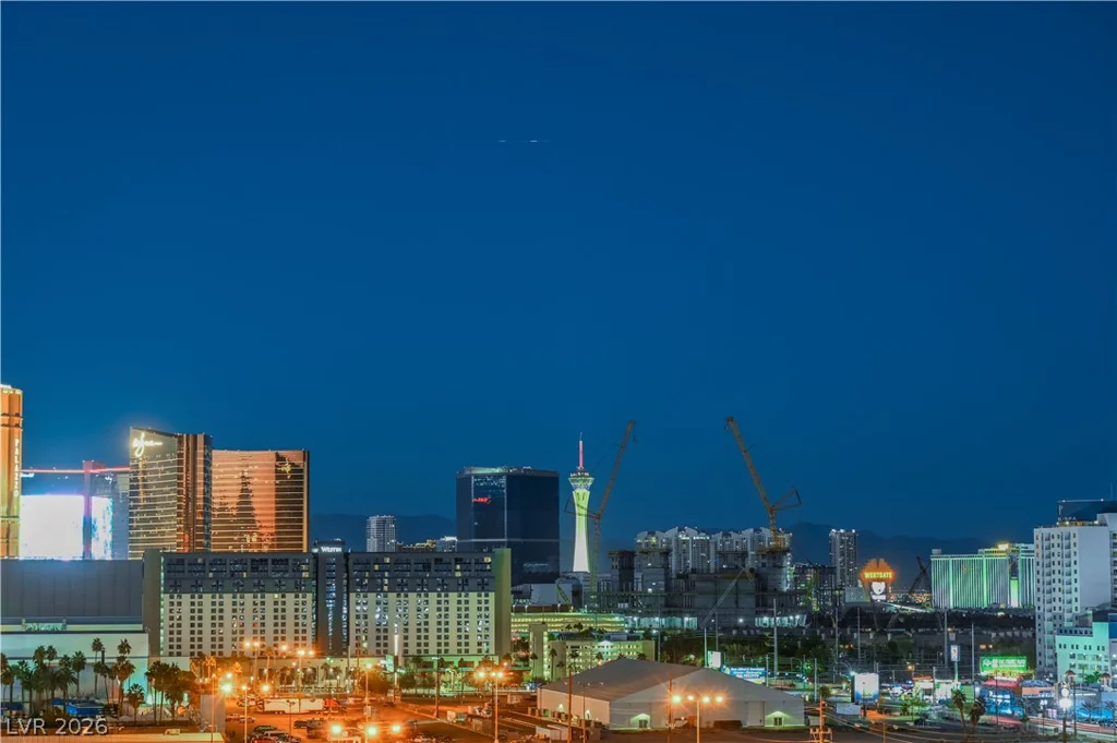 125 HARMON, Las Vegas, NV 89109
