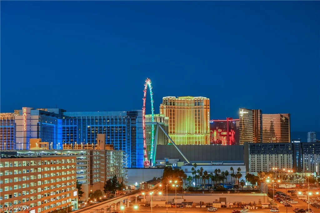 125 HARMON, Las Vegas, NV 89109
