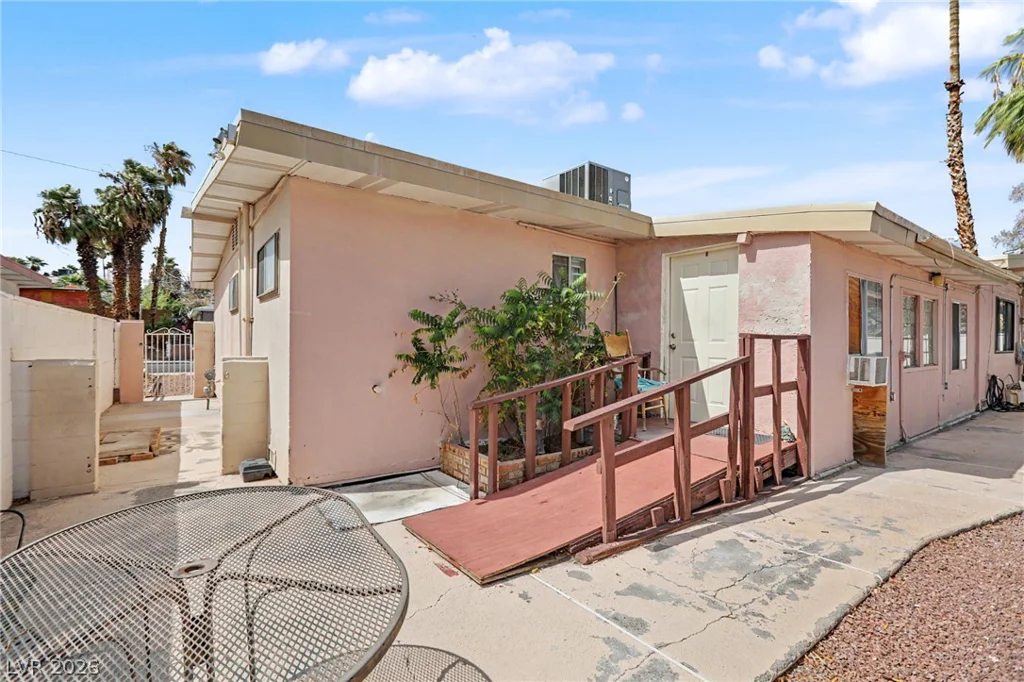 1905 17th, Las Vegas, NV 89104