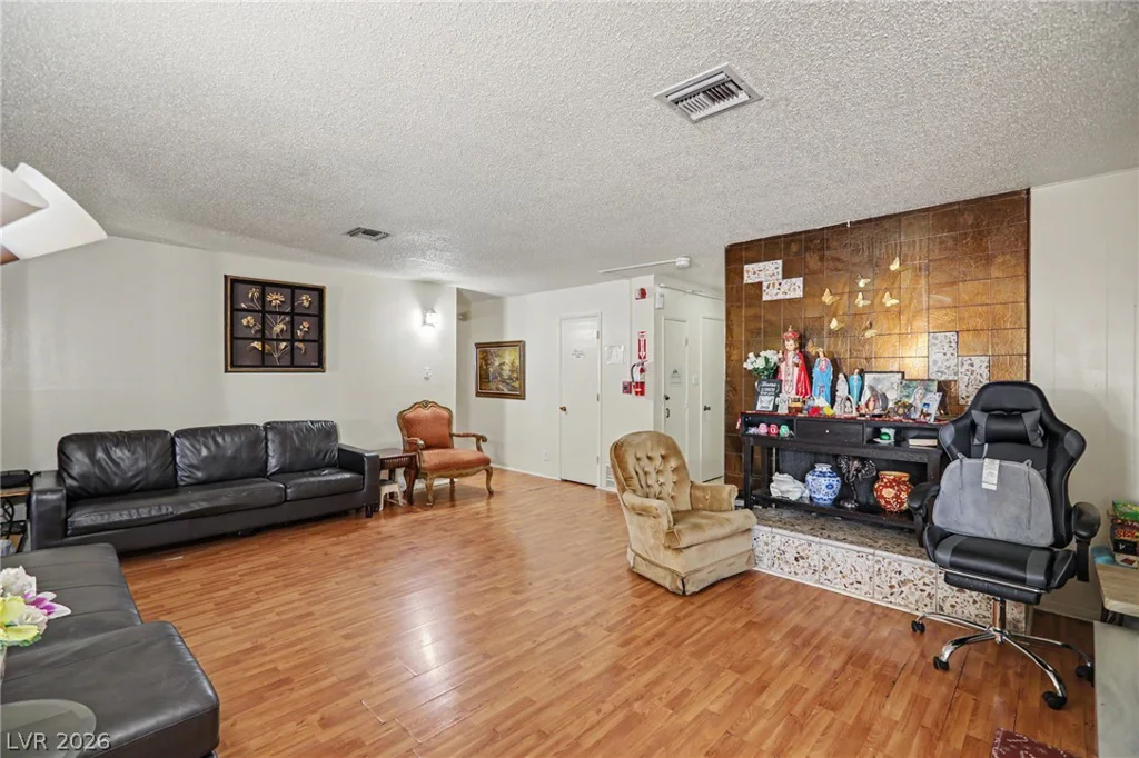 1905 17th, Las Vegas, NV 89104