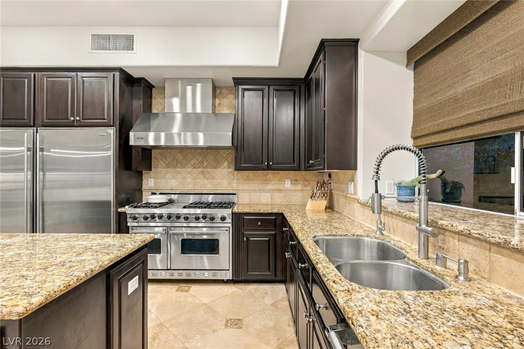 12056 Royal Dolnoch, Las Vegas, NV 89141