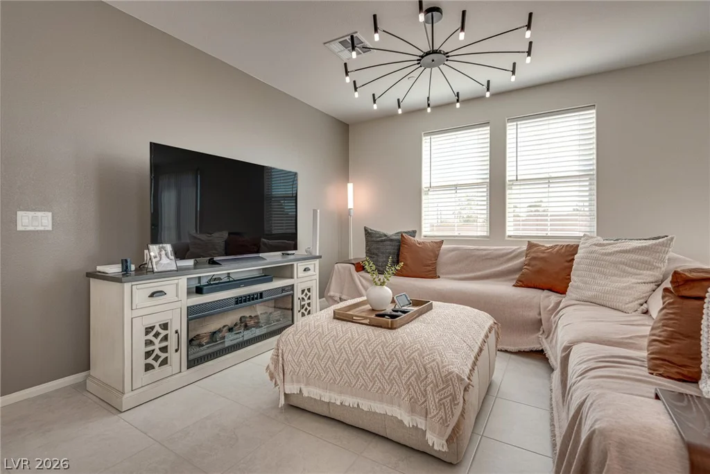 4715 Tindra, Las Vegas, NV 89121