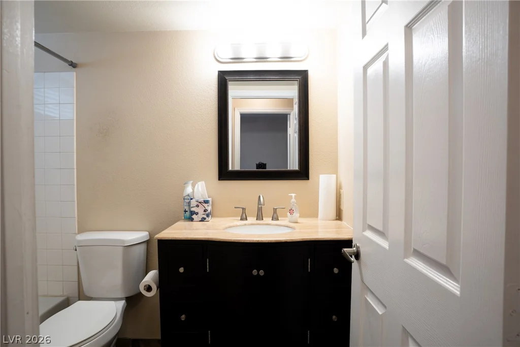 8301 Hollow Wharf, Las Vegas, NV 89128