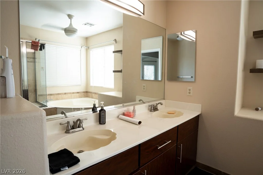 8301 Hollow Wharf, Las Vegas, NV 89128
