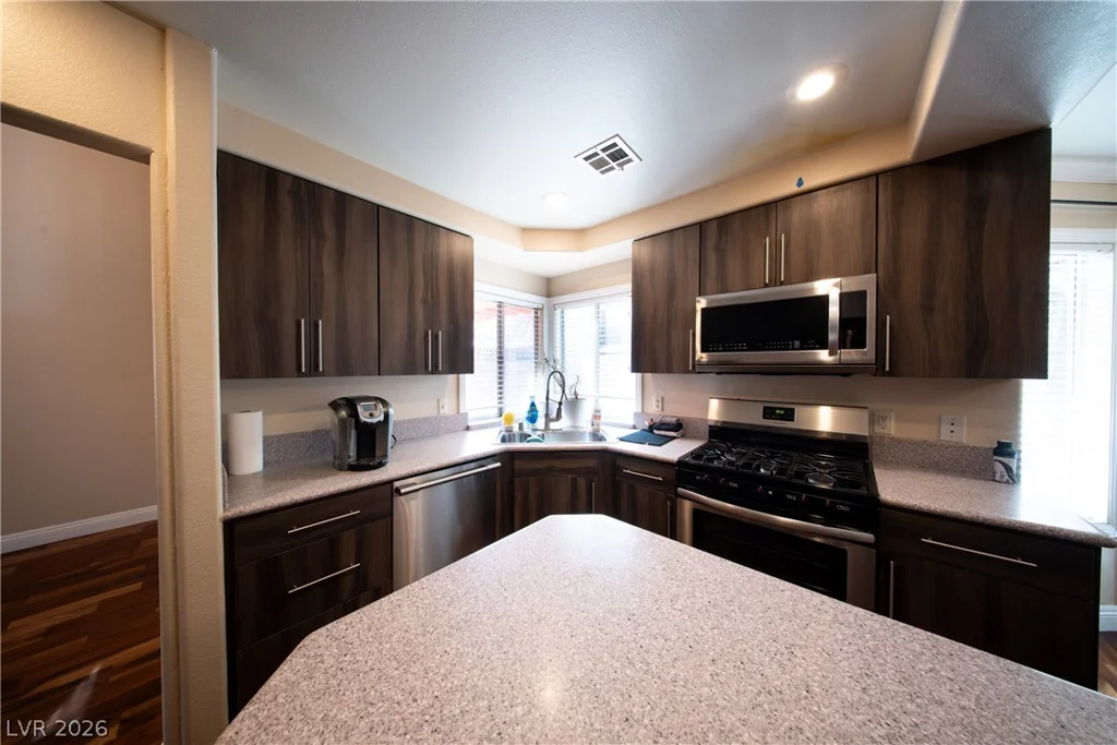 8301 Hollow Wharf, Las Vegas, NV 89128