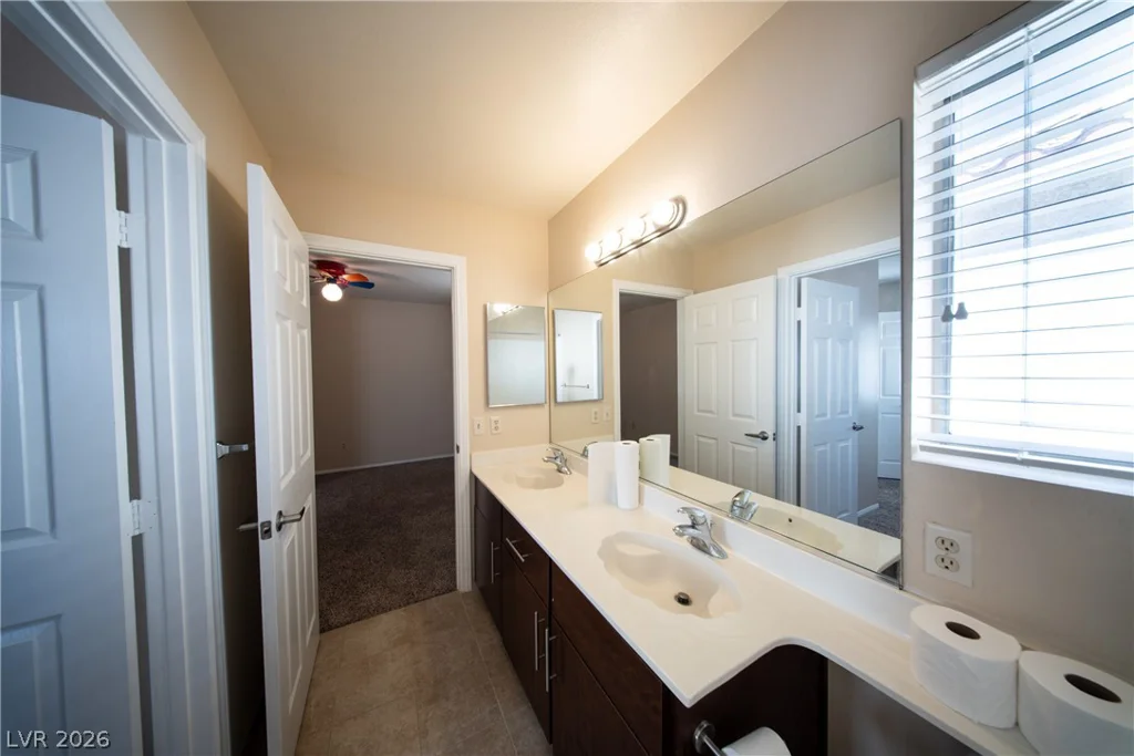 8301 Hollow Wharf, Las Vegas, NV 89128