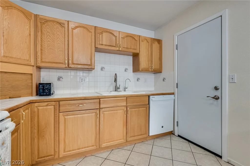 6436 Candlebrush, Las Vegas, NV 89107