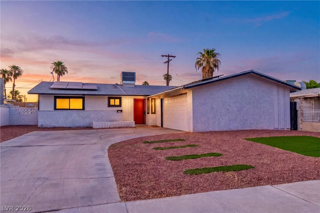 5804 Carmen, Las Vegas, NV 89108