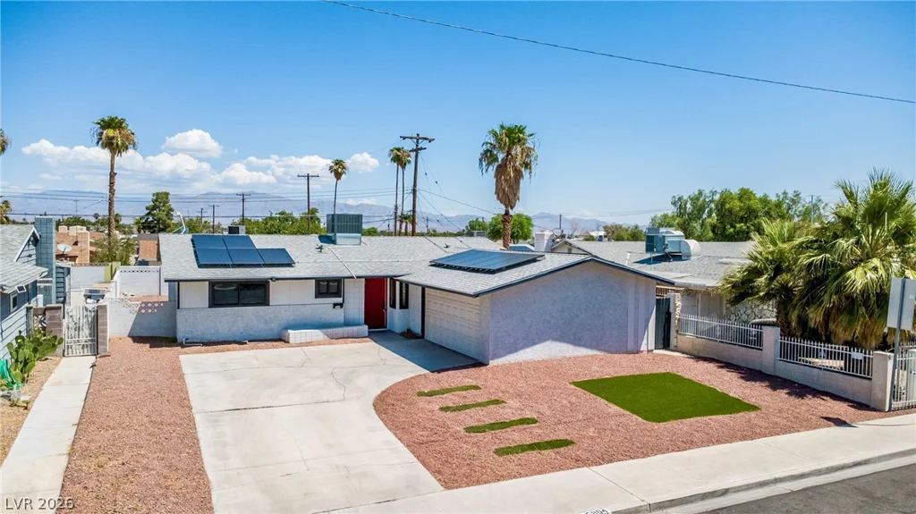 5804 Carmen, Las Vegas, NV 89108