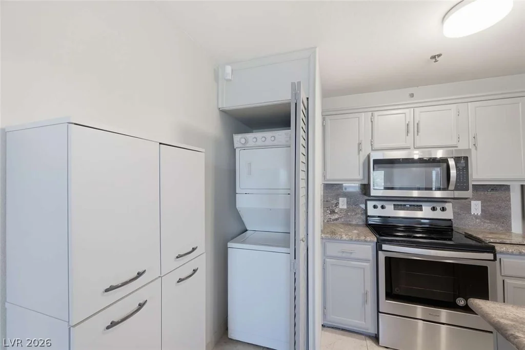 1361 University, Las Vegas, NV 89119