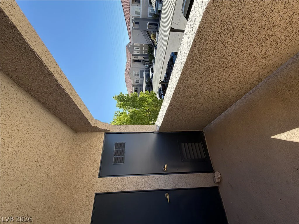 10245 Maryland, Las Vegas, NV 89183