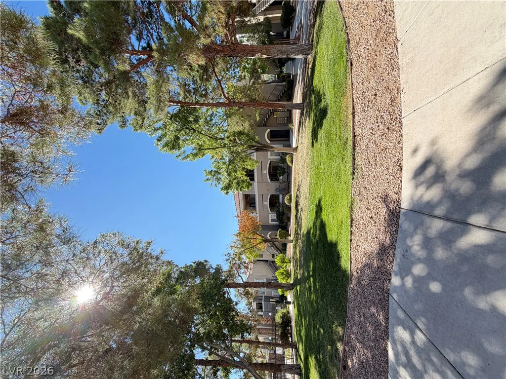 10245 Maryland, Las Vegas, NV 89183