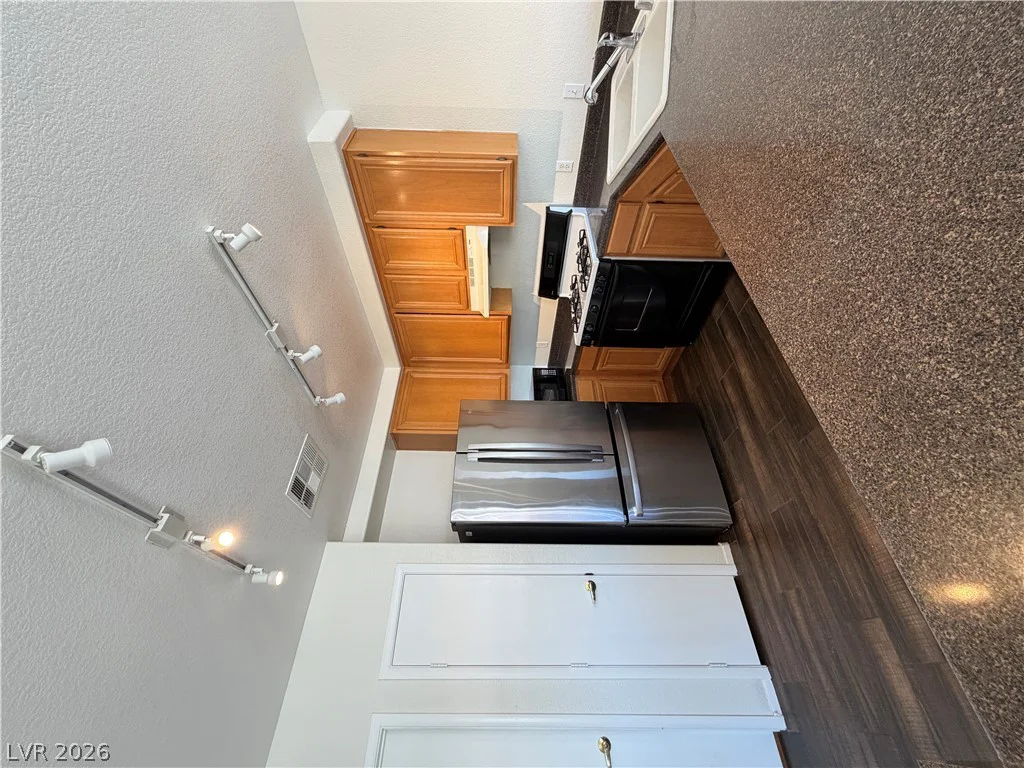 10245 Maryland, Las Vegas, NV 89183