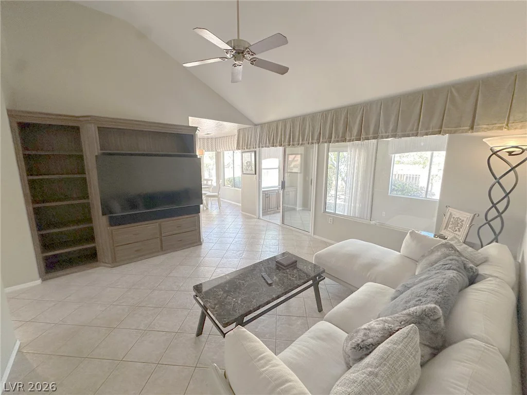 2428 Desert Butte, Las Vegas, NV 89134
