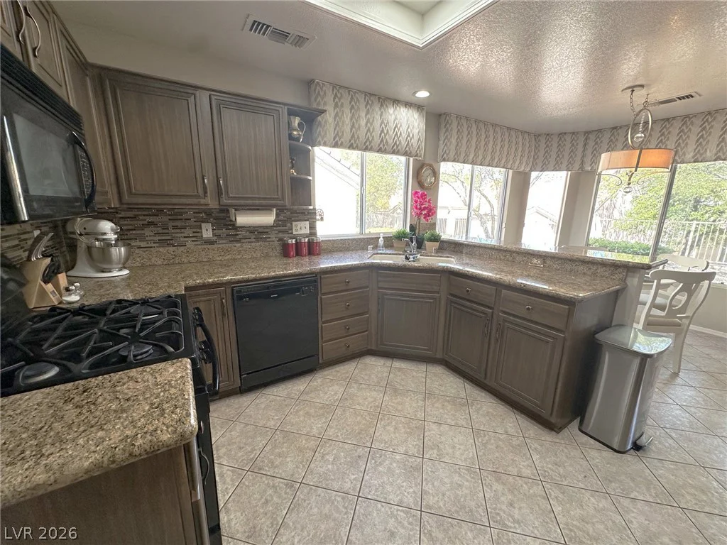 2428 Desert Butte, Las Vegas, NV 89134
